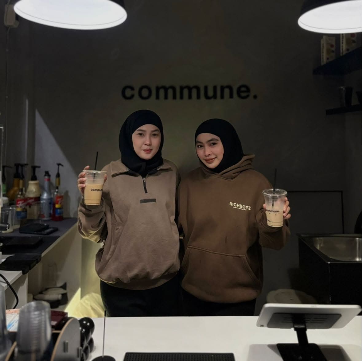 Mouna at commune café